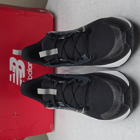 NIB New Balance Rave Run v2 Kids Sz 5 - Picture 2 of 9